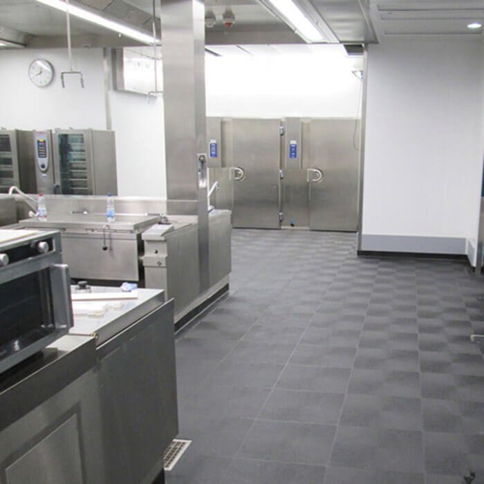 Baldosas de PVC para cocinas industriales antideslizantes